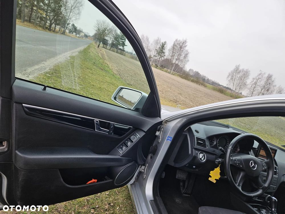Mercedes-Benz Klasa C 200 CDI DPF (BlueEFFICIENCY) 7G-TRONIC Avantgarde - 12