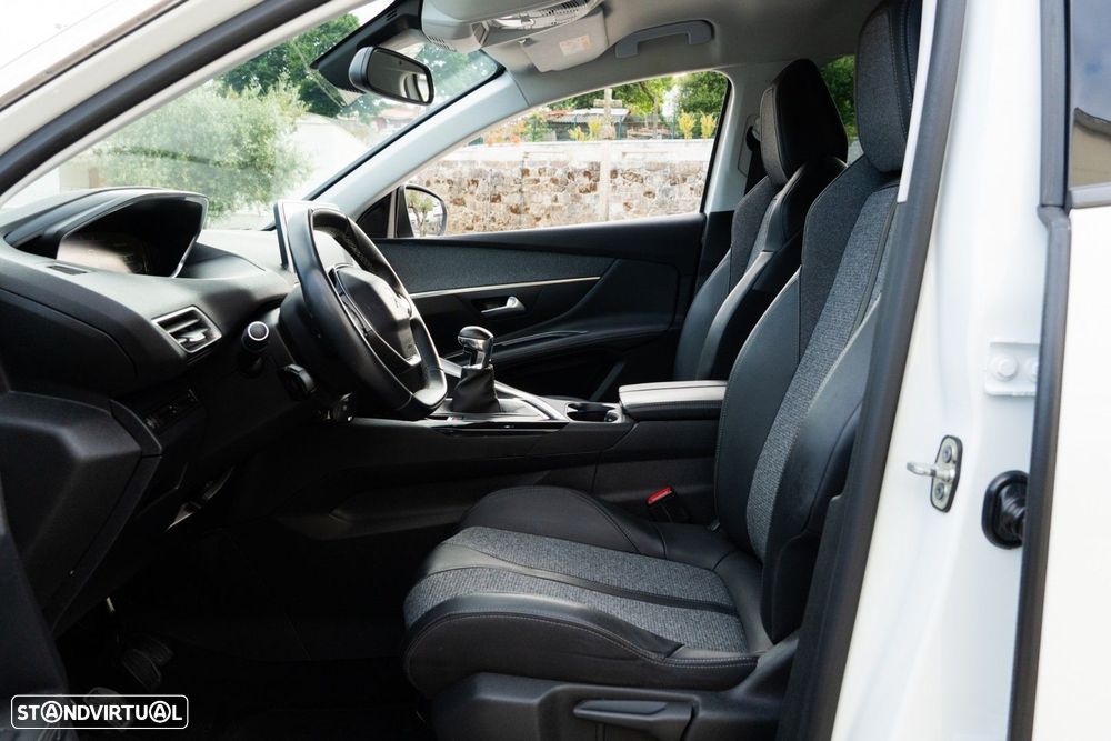 Peugeot 3008 1.2 PureTech Allure Pack - 28