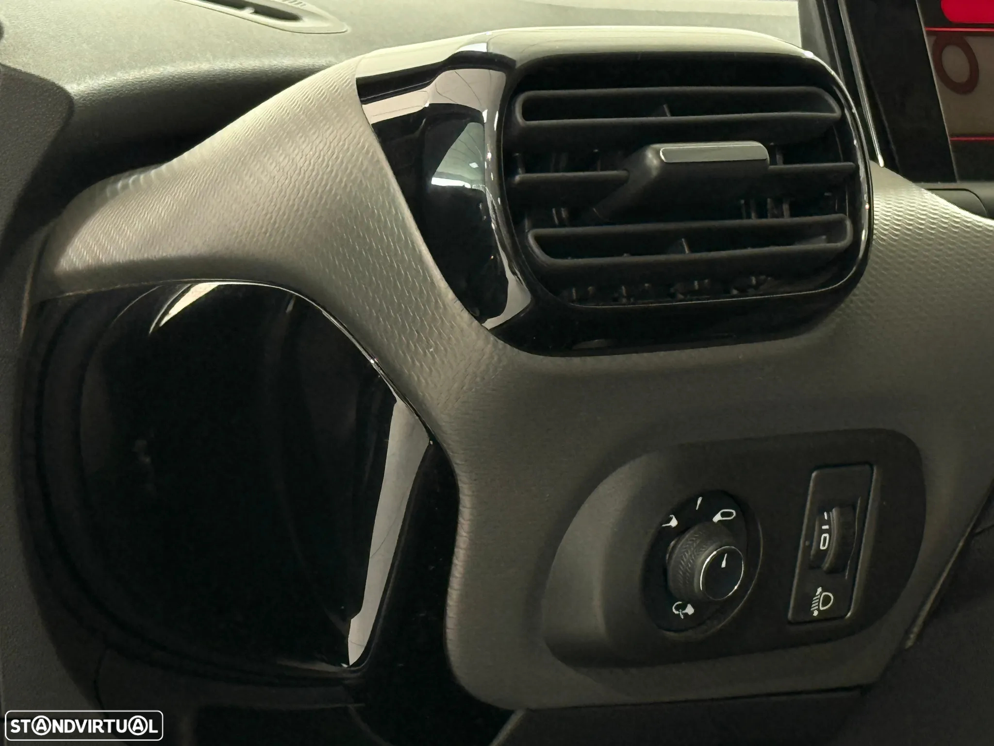 Citroën C4 Cactus 1.2 PureTech Shine - 25