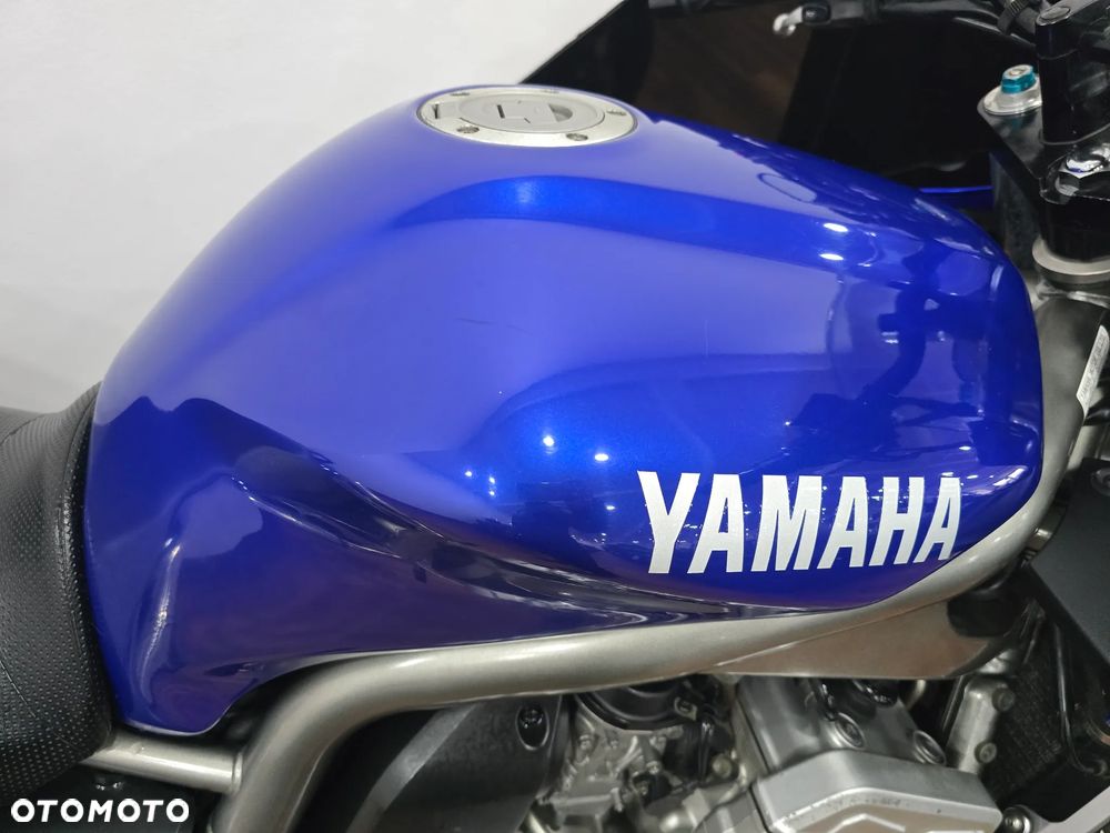 Yamaha FZS - 22