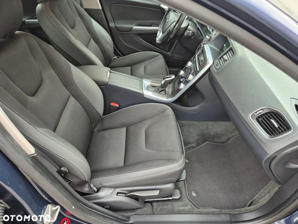 Volvo V60 T3 Base - 26