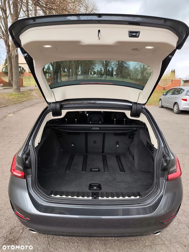 BMW Seria 3 320d Sport Line Shadow sport - 15