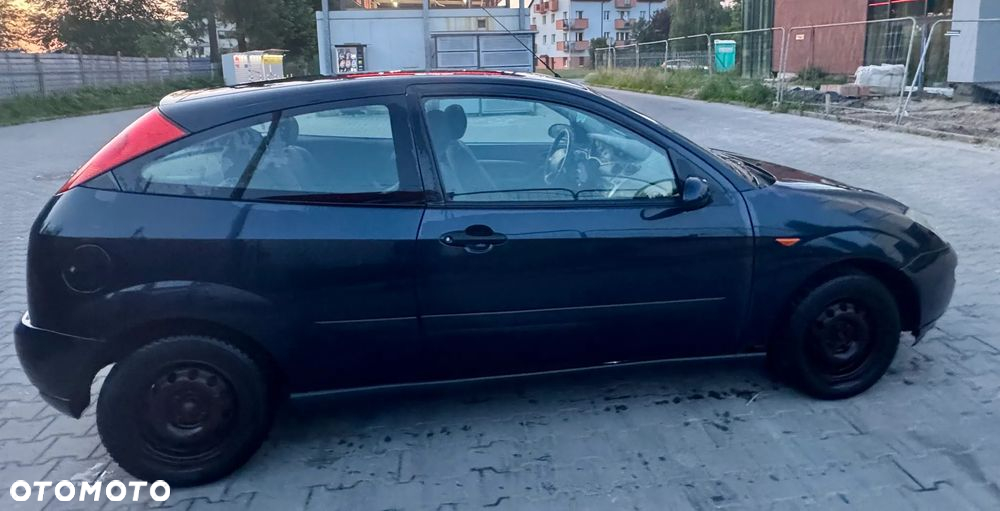 Ford Focus 1.6 16V Ambiente - 4