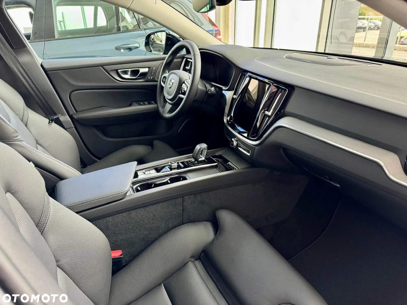Volvo V60 B4 B Plus Dark - 14