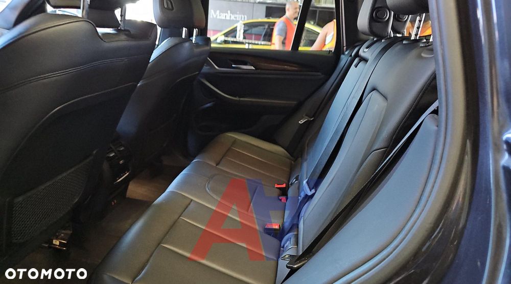 BMW X3 xDrive30i Luxury Line - 14