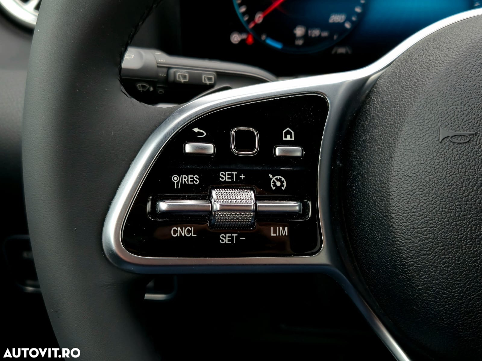 Mercedes-Benz GLA 200 d 8G-DCT Progressive Advanced - 29