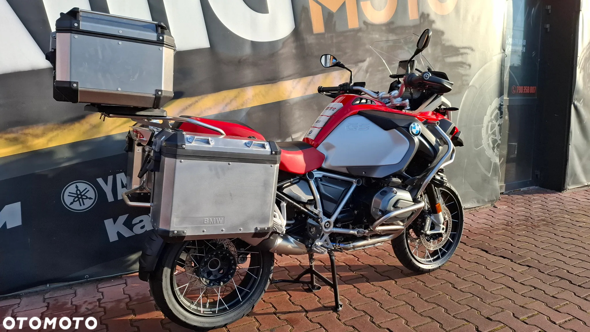 BMW R - 8