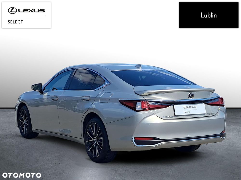 Lexus ES - 3
