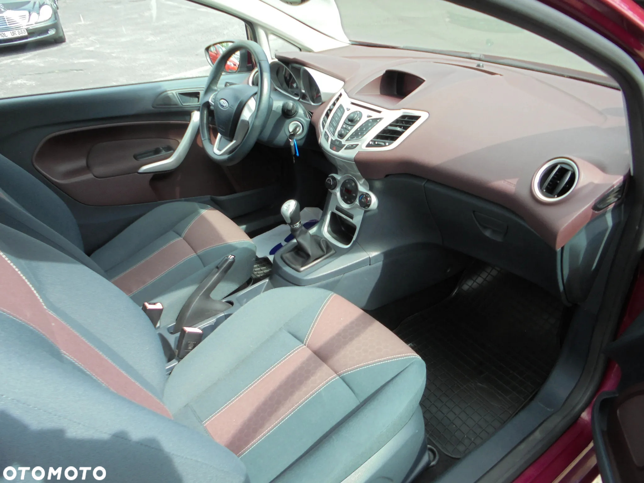 Ford Fiesta 1.25 Ghia - 10