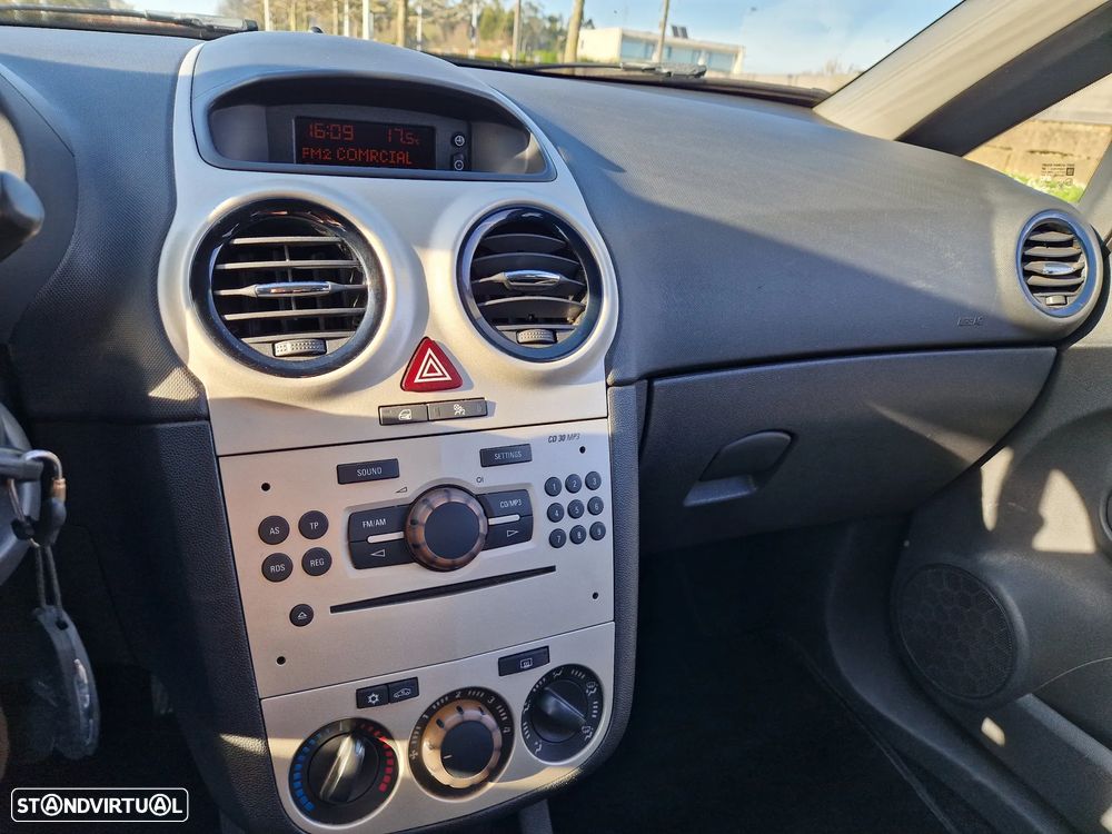 Opel Corsa 1.3 CDTi Enjoy - 17