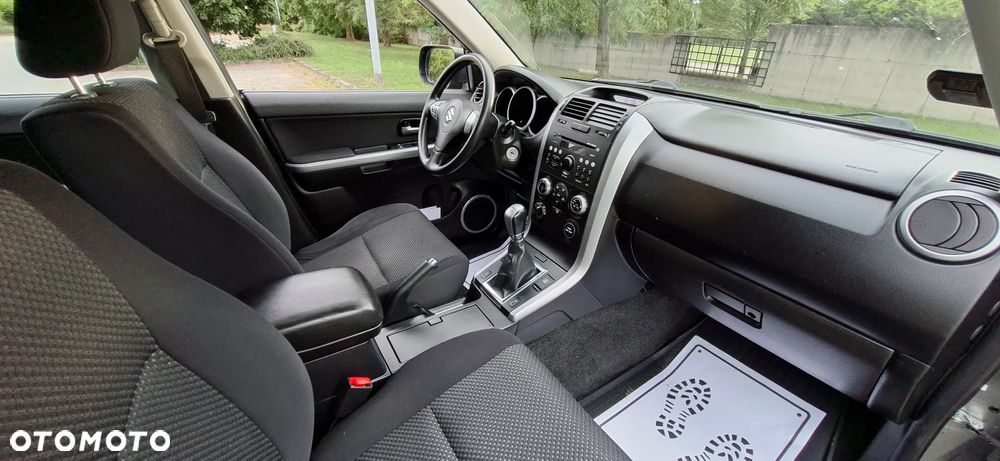 Suzuki Grand Vitara 2.0 Comfort + Family - 40