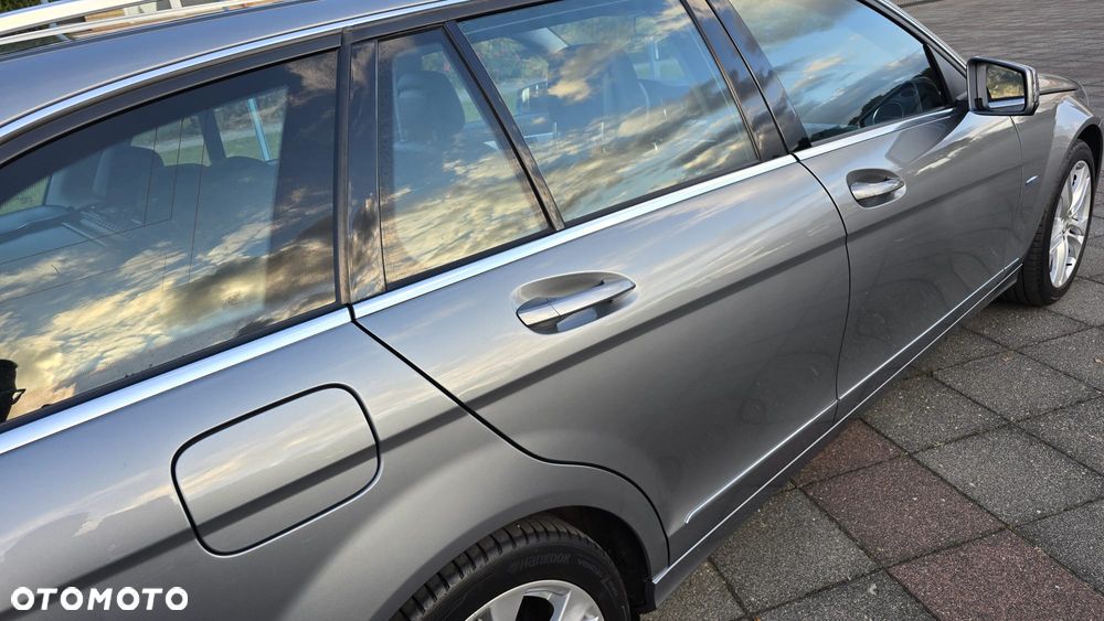 Mercedes-Benz Klasa C 180 BlueEFFICIENCY Avantgarde - 37