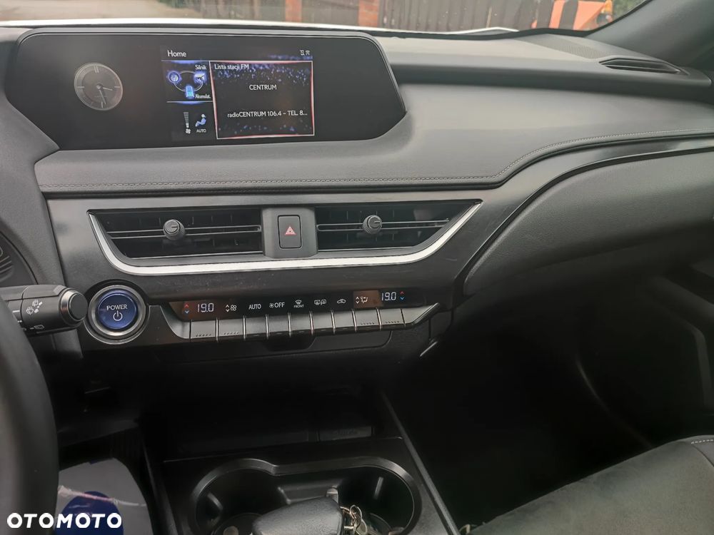 Lexus UX - 9