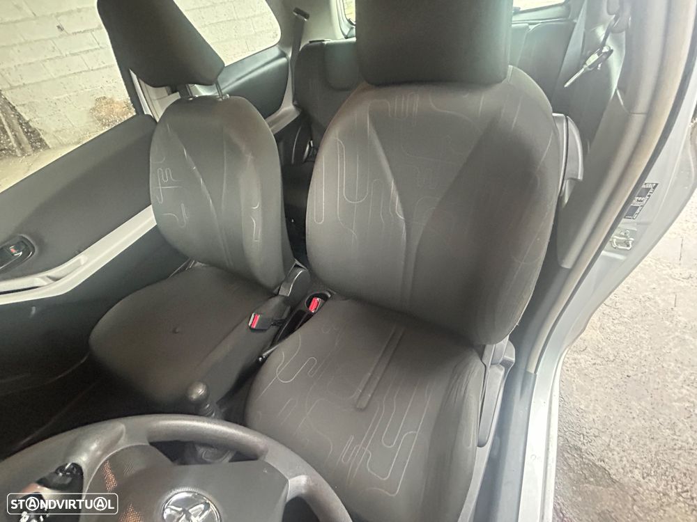 Toyota Yaris 1.0 VVT-i - 21