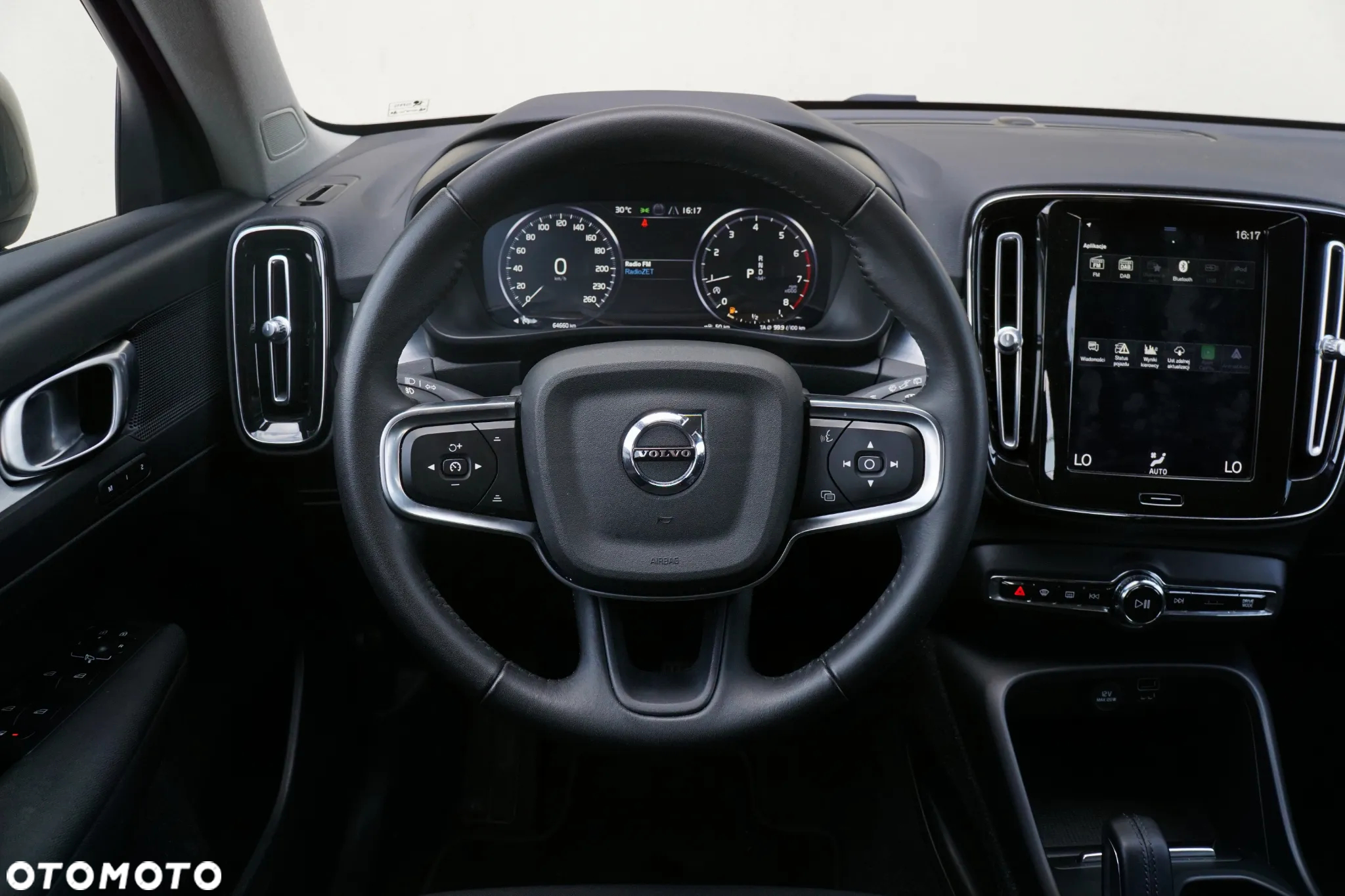 Volvo XC 40 T3 Momentum - 22