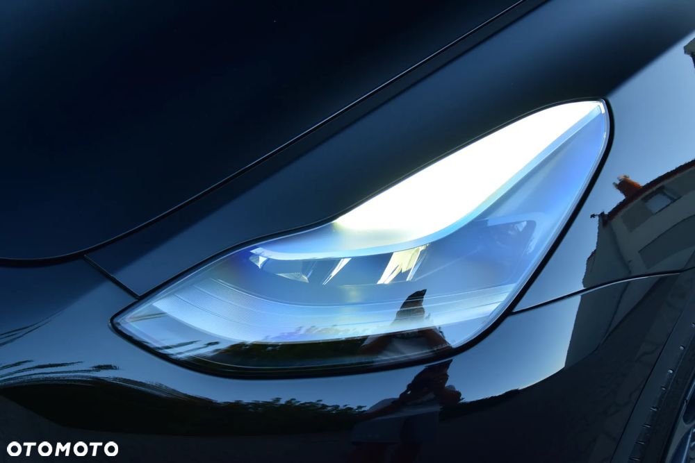 Tesla Model Y - 23