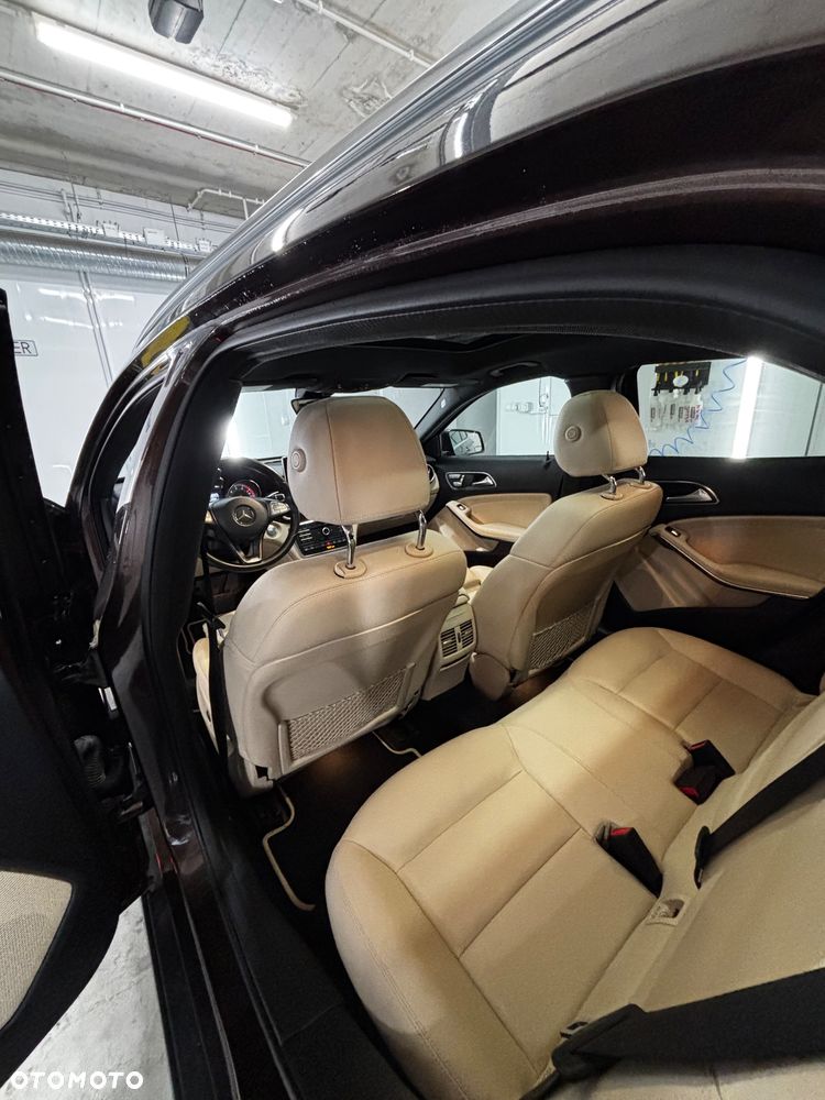 Mercedes-Benz GLA 250 4-Matic - 16