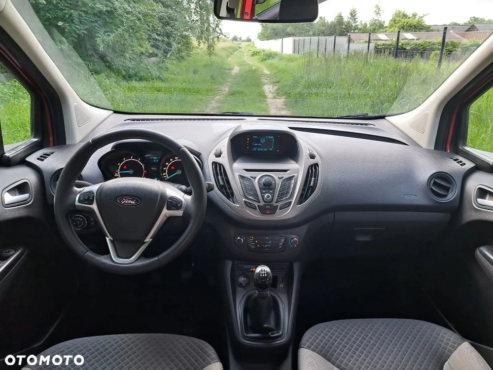 Ford Tourneo Courier 1.0 EcoBoost S&S Titanium - 6