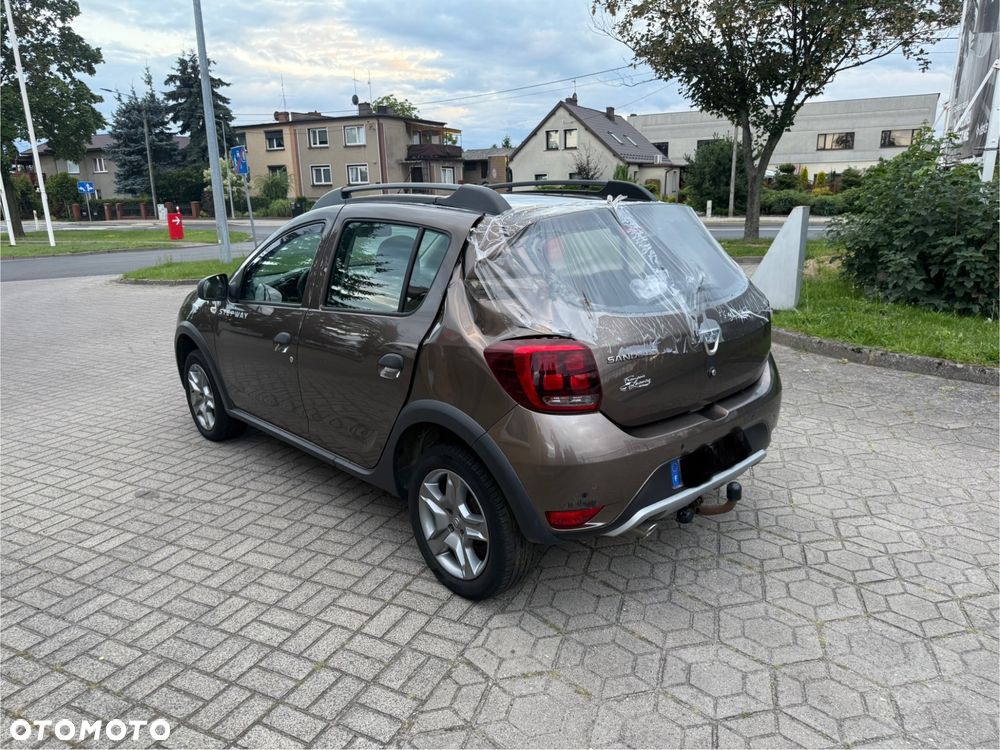Dacia Sandero Stepway Blue dCi 95 Celebration - 11