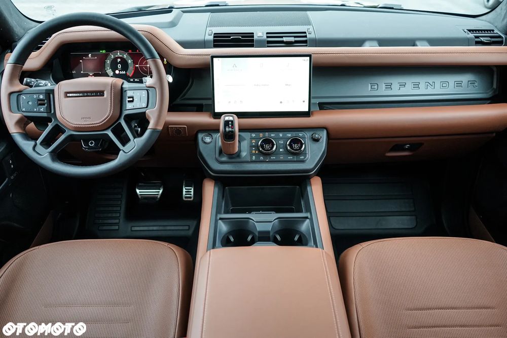 Land Rover Defender 110 P635 OCTA - 25