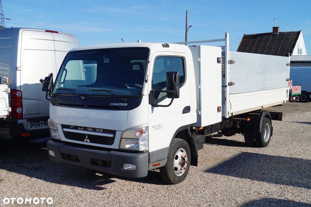 Mitsubishi CENTER FUSO - 13