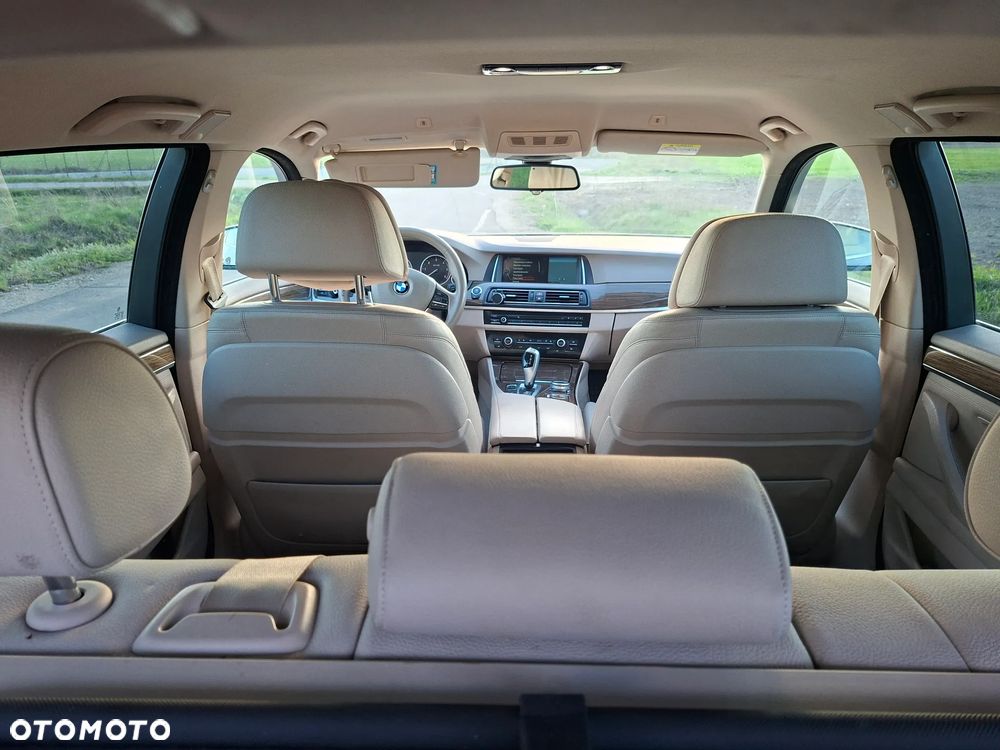 BMW Seria 5 520d xDrive - 12