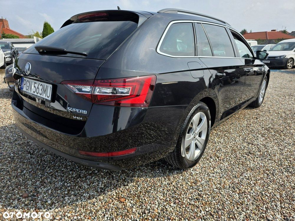 Skoda Superb 2.0 TDI SCR 4x4 Ambition DSG - 14