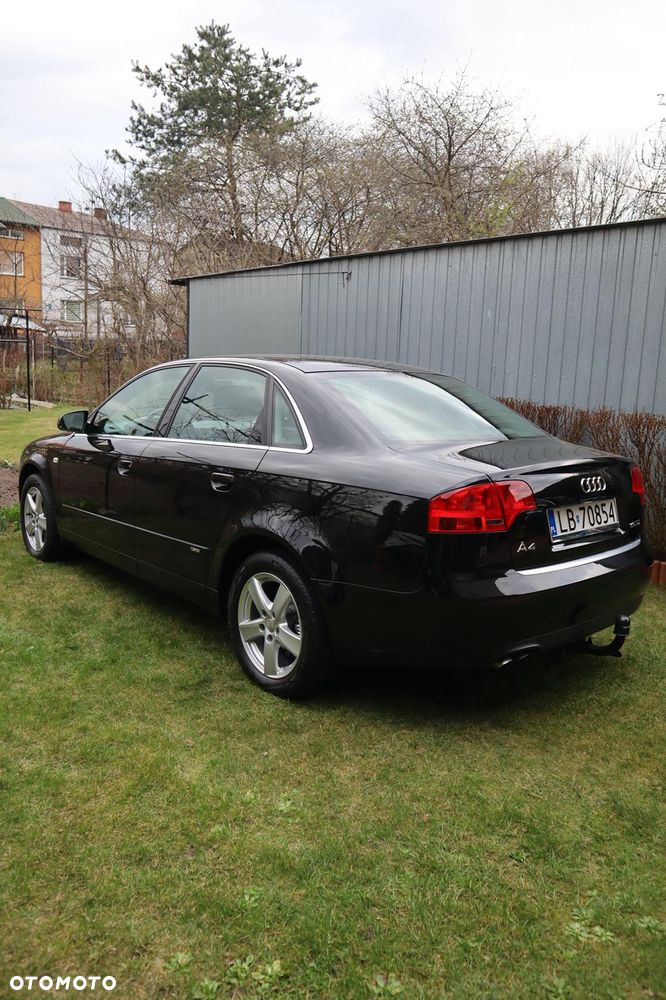 Audi A4 Limousine - 3