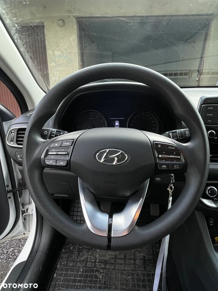 Hyundai i30 1.5 DPI Classic + - 11