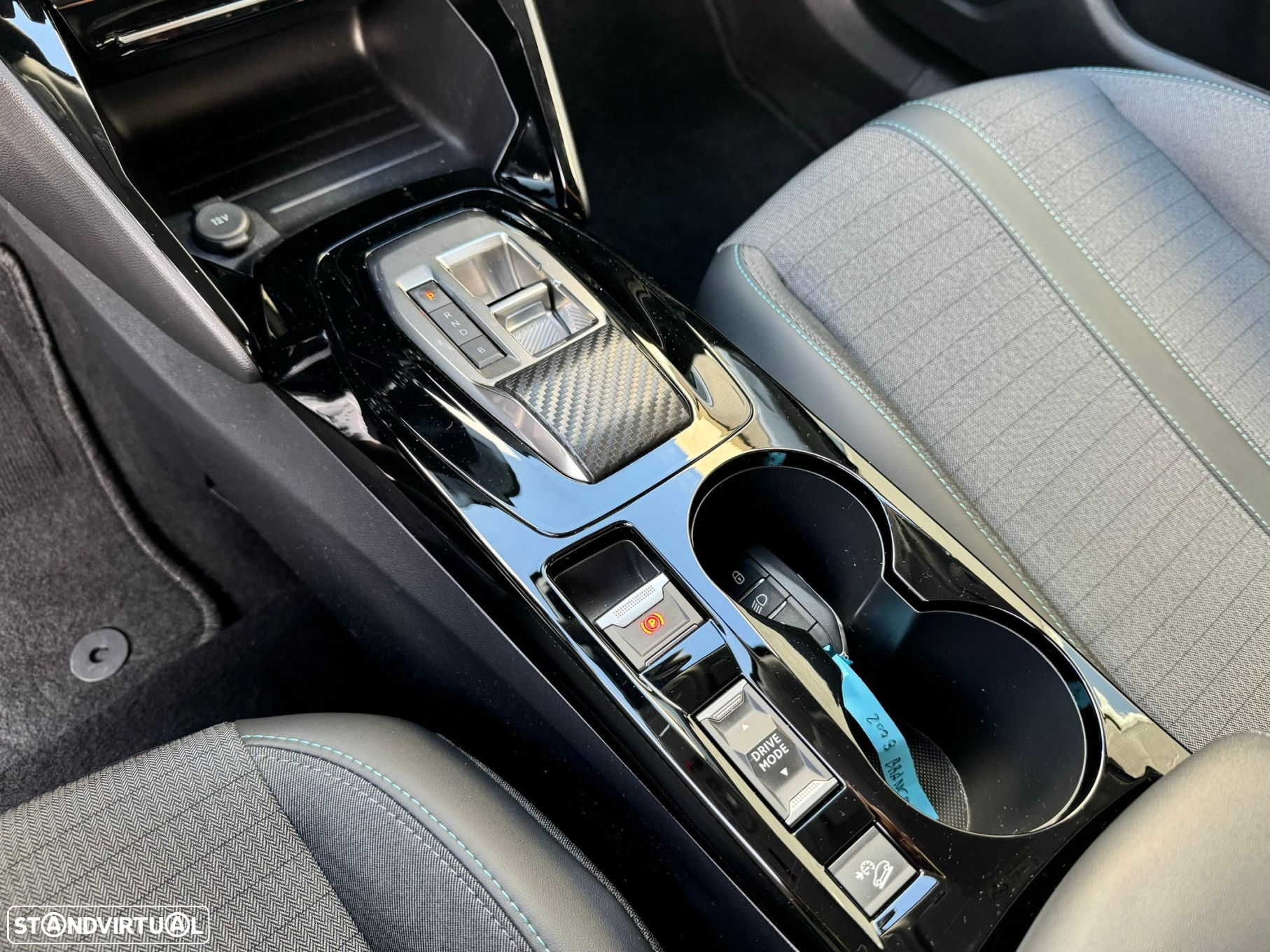 Peugeot e-2008 50 kWh Allure - 16