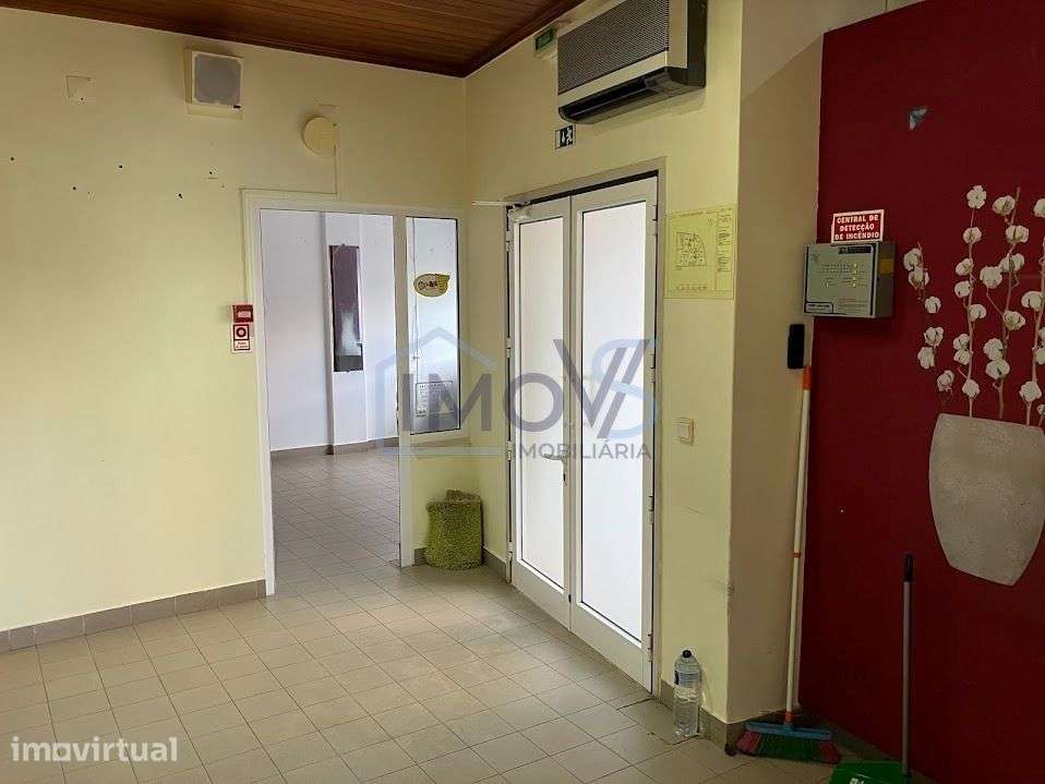 Espaço versátil com 295 m² no centro de Ferreira do Zêzere – Clínica,