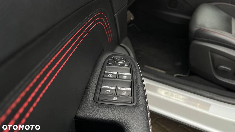 Renault Arkana E-TECH 145 R.S.LINE - 19