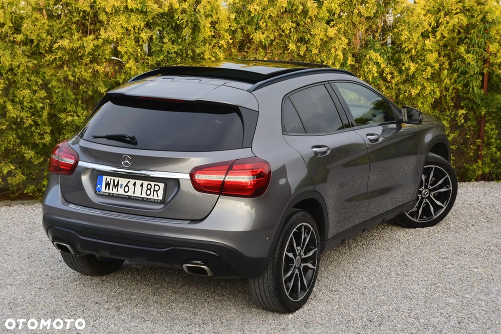 Mercedes-Benz GLA 200 7G-DCT AMG Line - 14