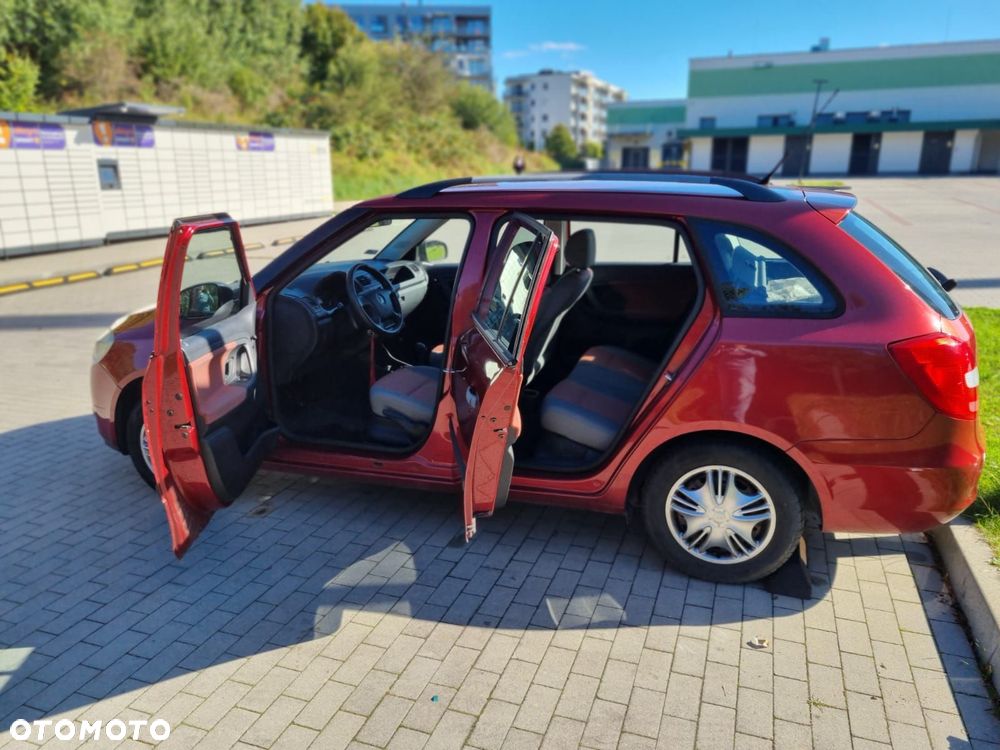 Skoda Fabia 2008 photo 5