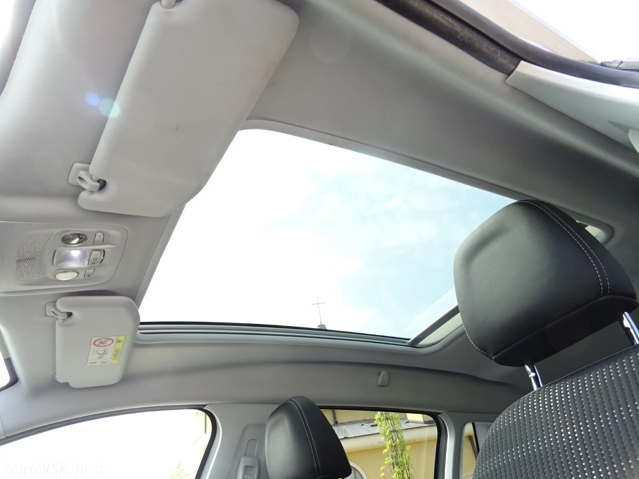 Peugeot 2008 1.2 Pure Tech GPF Allure S&S - 24