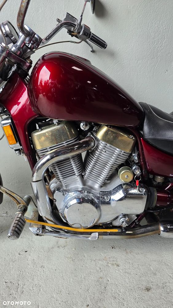 Suzuki Intruder - 18