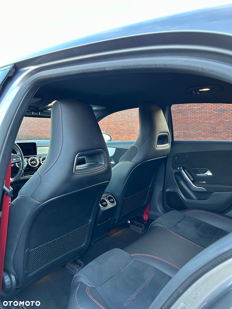 Mercedes-Benz Klasa A 35 AMG 4-Matic 7G-DCT - 31