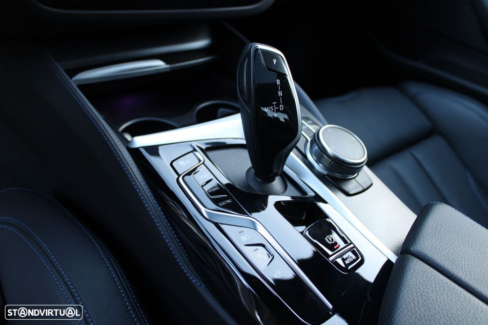 BMW 530 e Pack 50 anos M - 10