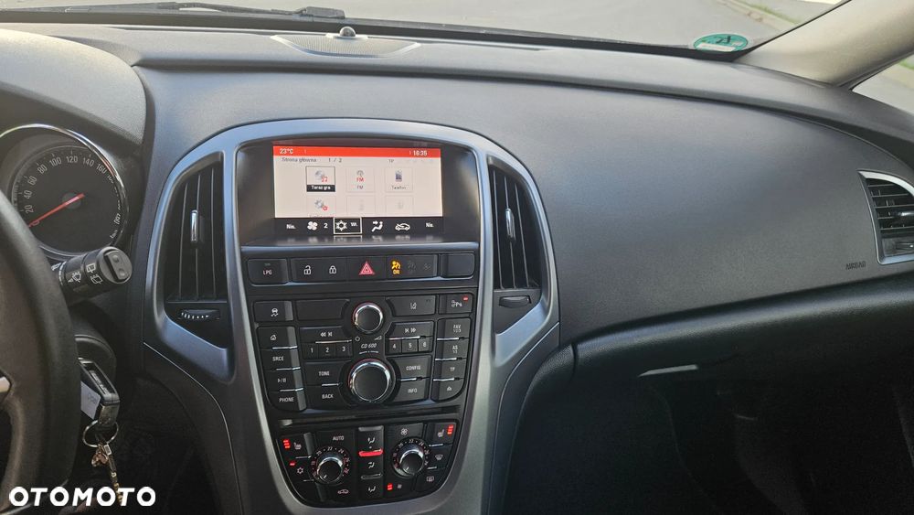 Opel Astra 1.4 Turbo 150 Jahre - 28
