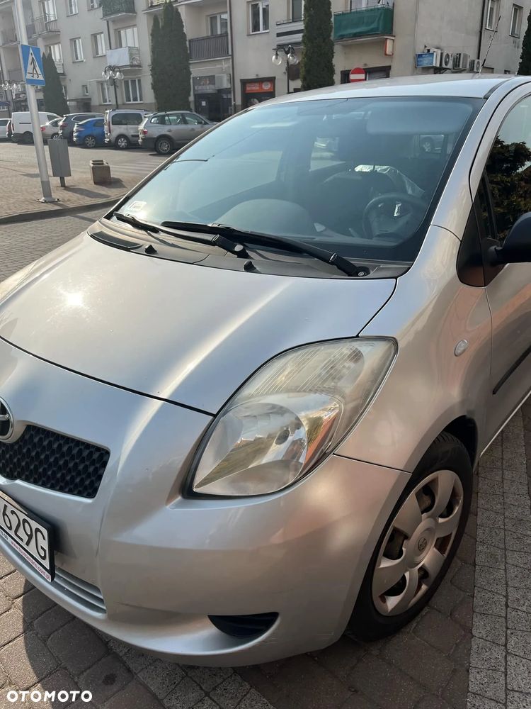 Toyota Yaris 1.3 Luna - 2