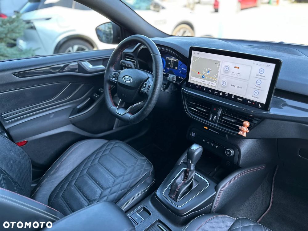 Ford Focus 1.0 EcoBoost Hybrid ST-LINE X - 13