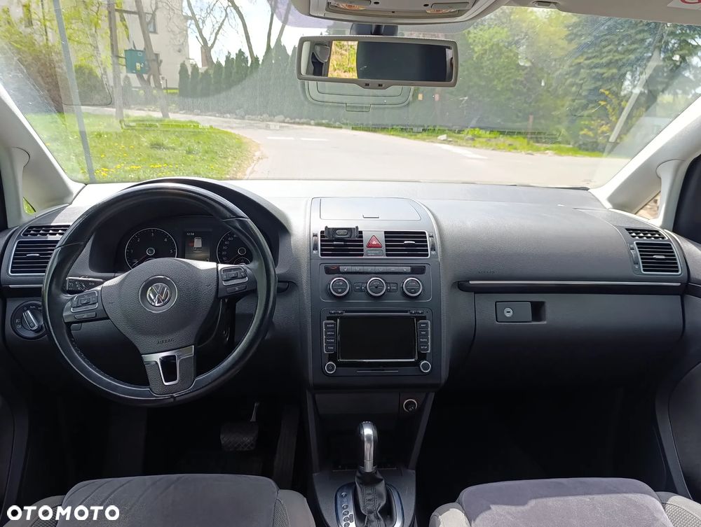 Volkswagen Touran 2.0 TDI DPF DSG Highline - 8