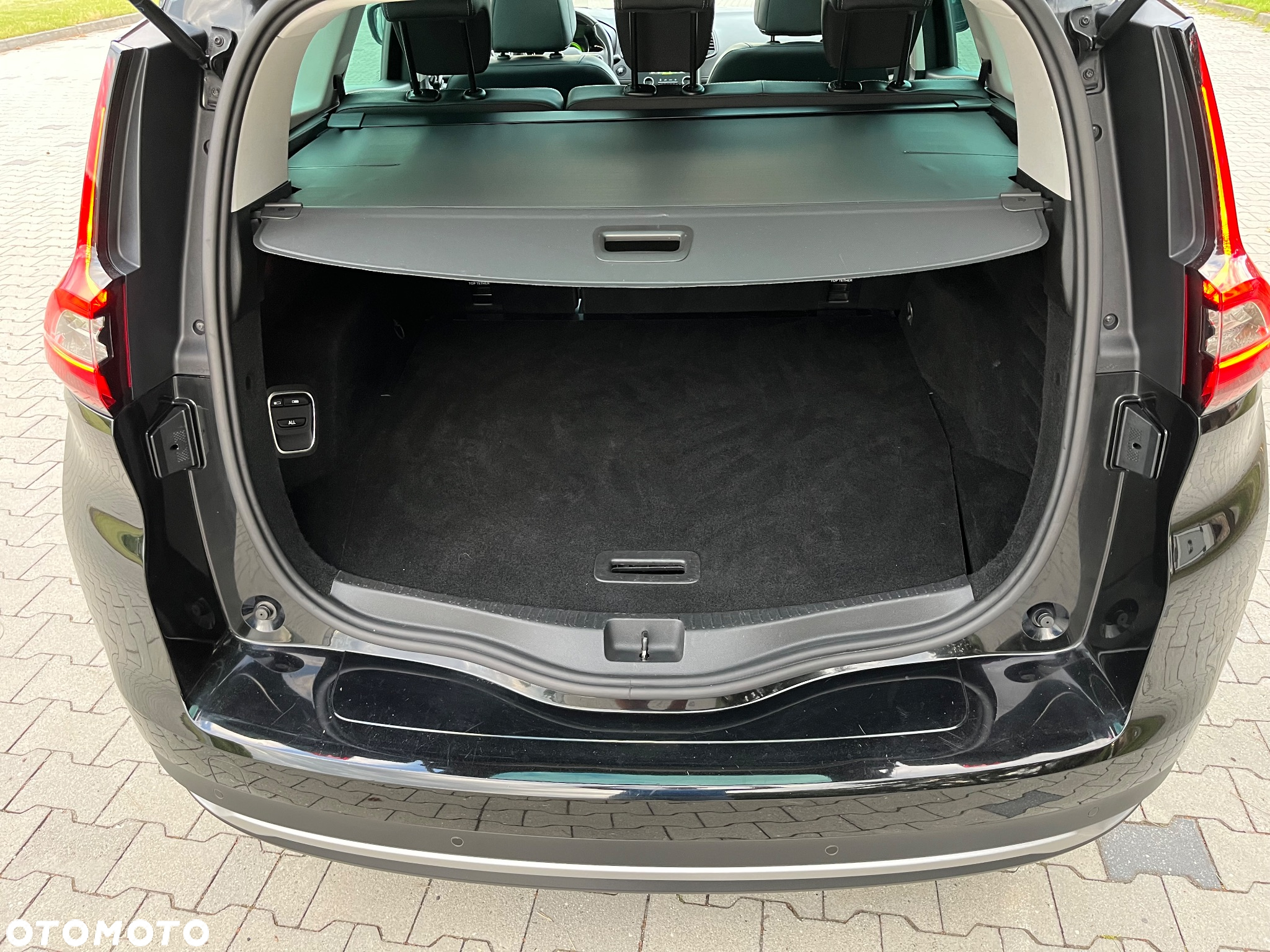 Renault Grand Scenic - 22