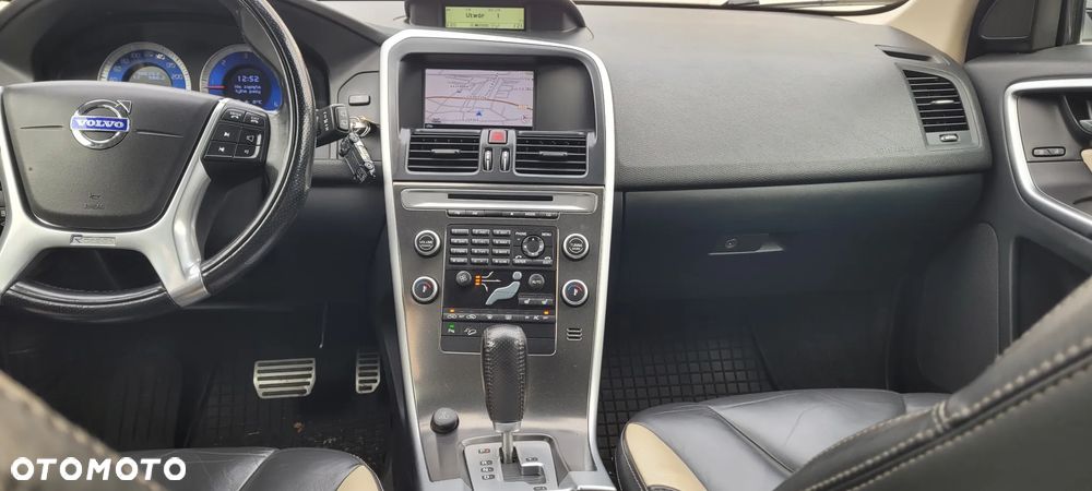 Volvo XC 60 D5 AWD Geartronic Kinetic - 25