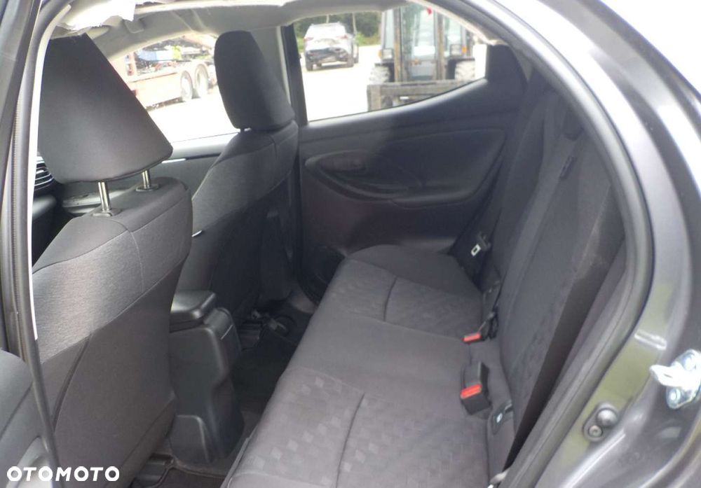 Toyota Yaris - 17