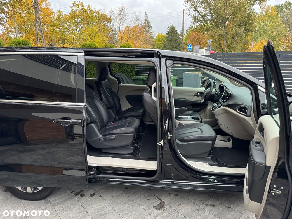 Chrysler Pacifica - 5