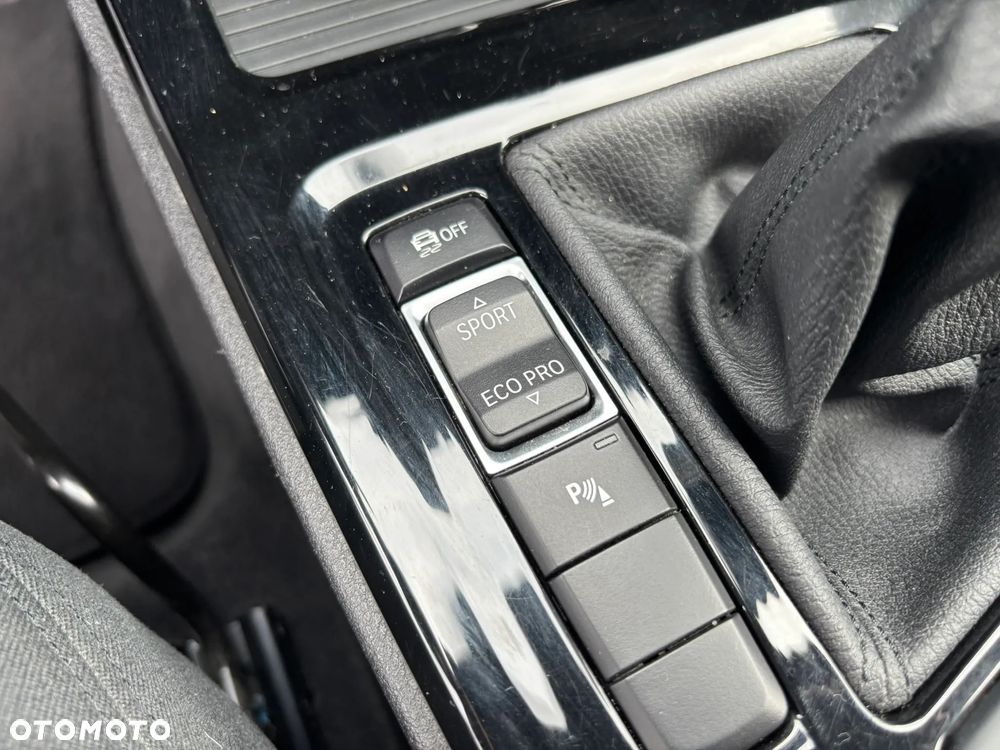 BMW X1 sDrive18i - 16