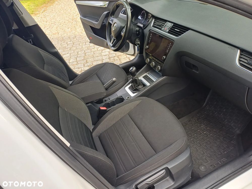 Skoda Octavia 1.6 TDI SCR Ambition - 10