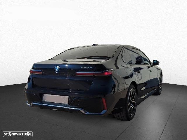 BMW i7 eDrive50 Pack Desportivo M - 1