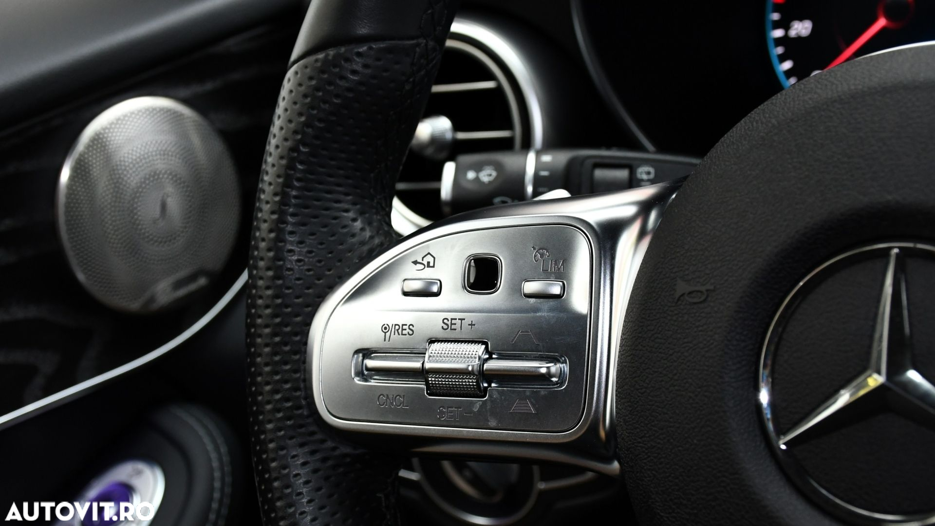 Mercedes-Benz GLC - 26